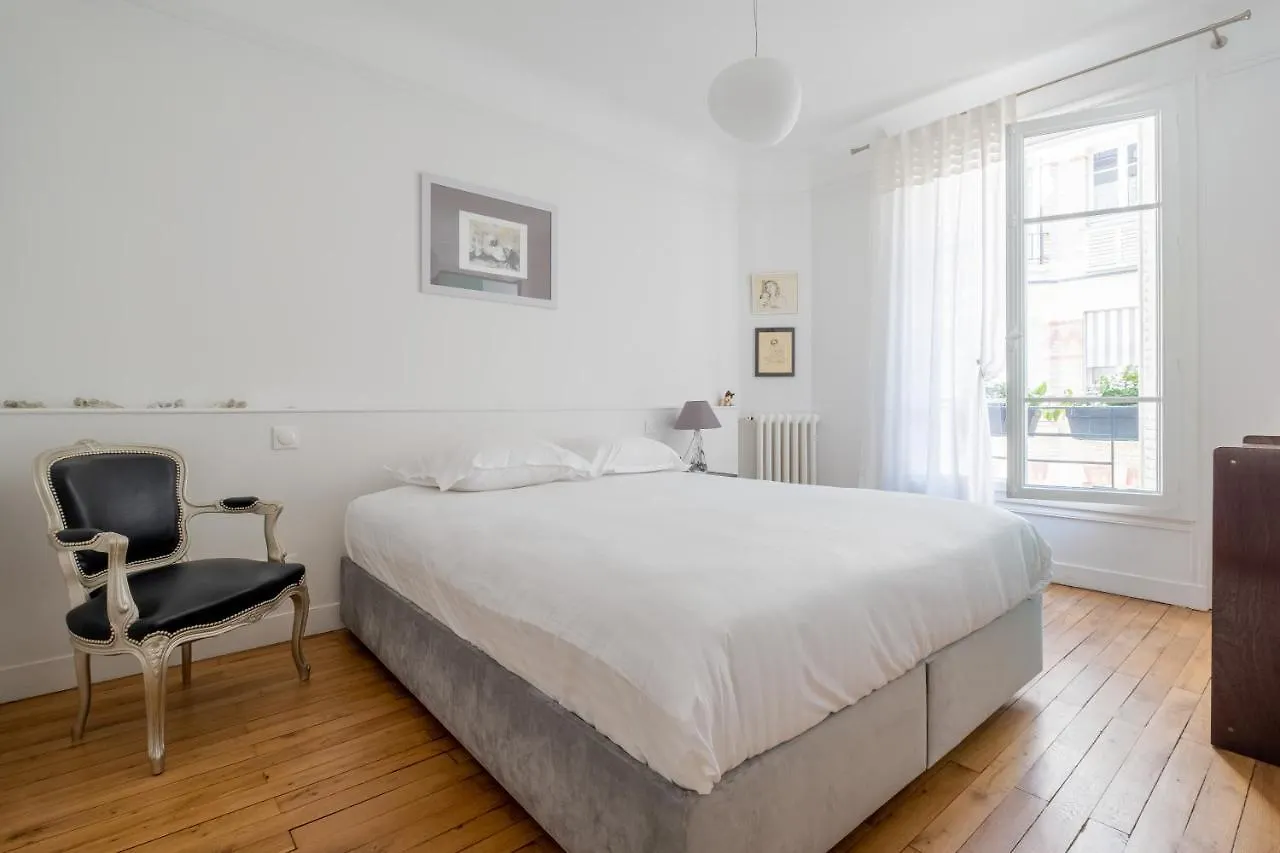 Veeve - Illuminating Light Apartment Paris 0*,  France