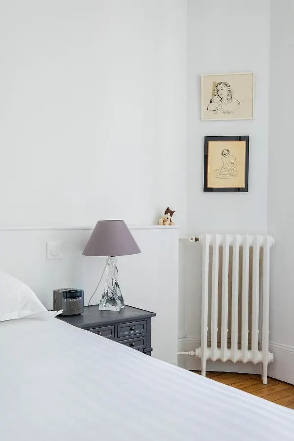Veeve - Illuminating Light Apartment Paris